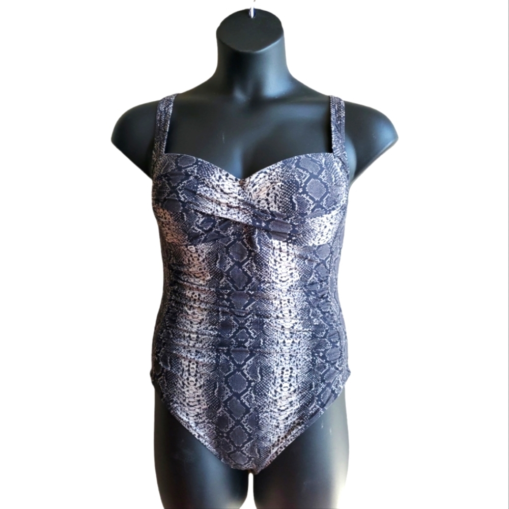 Bond-eye Australia one piece swimsuit snake print size 10 US